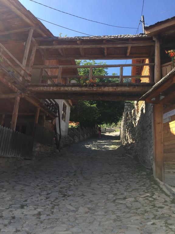 Mestialux Guesthouse Exterior photo
